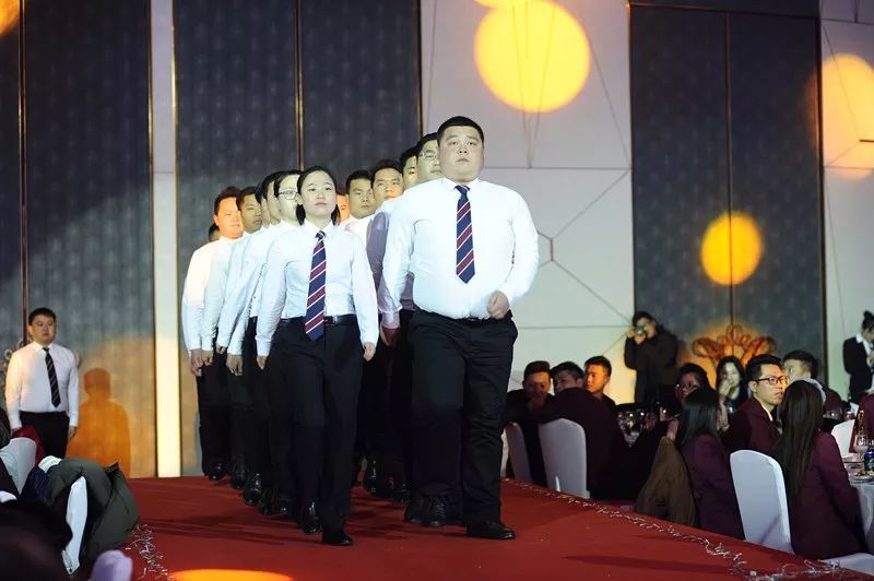 你以为昨天的花絮就是年会的全部?no,更多精彩内容在这里!
